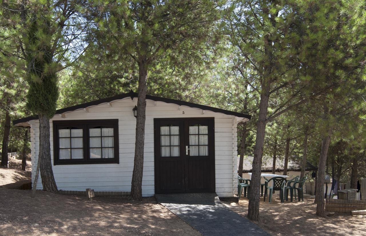 Camping Valdearenas Iznajar Exterior photo