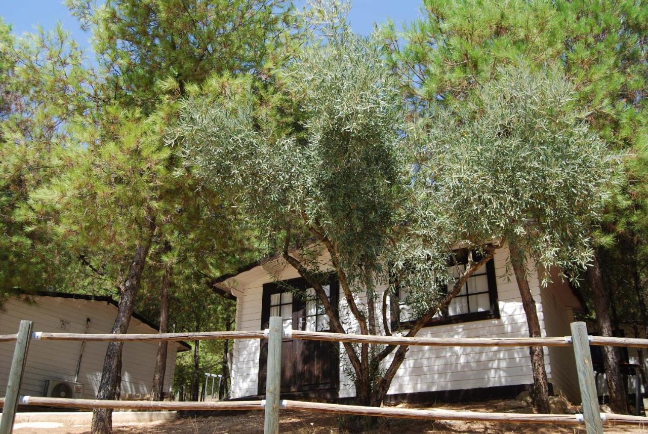 Camping Valdearenas Iznajar Exterior photo